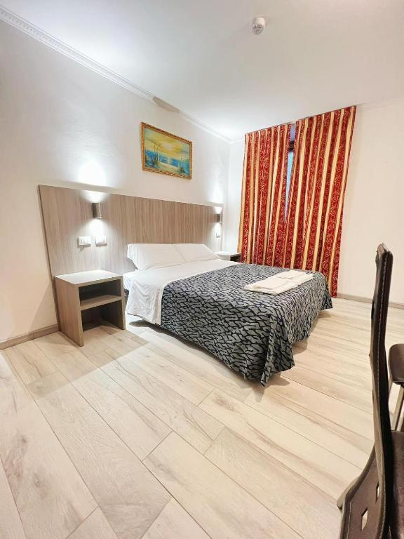 Hotel Taverna Dantesca 3*